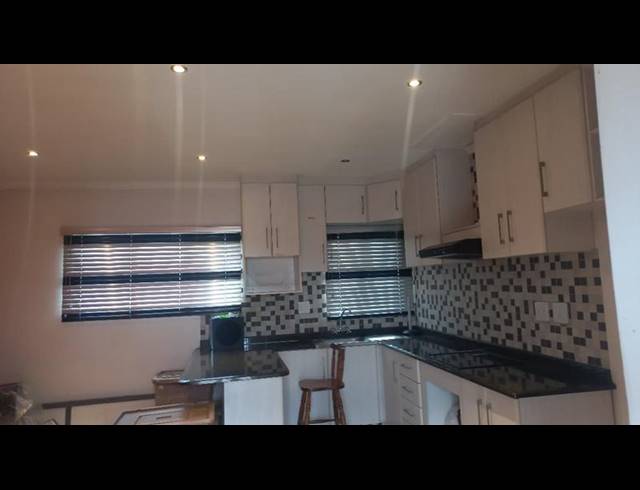 5 BEDROOM HOUSE FOR SALE IN BONELA
